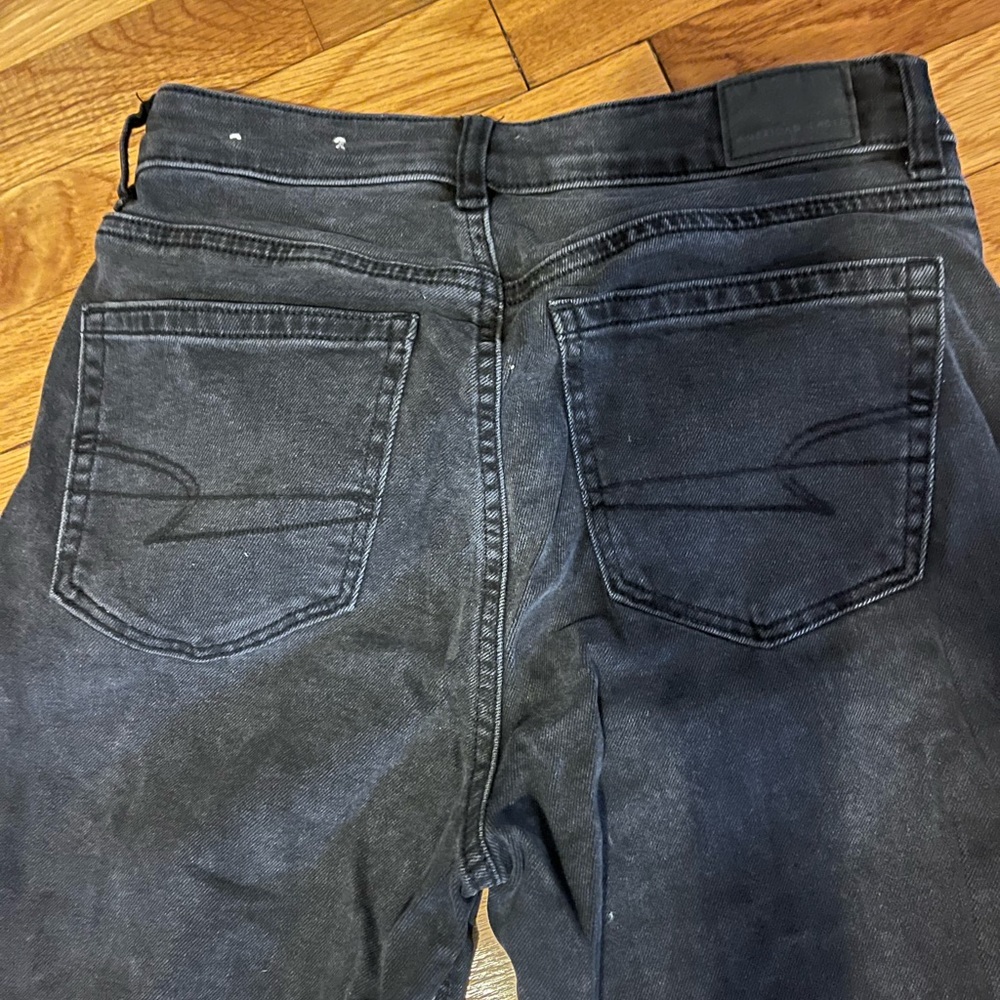 AMERICAN EAGLE BLACK MOM JEANS SIZE 2 REGULAR